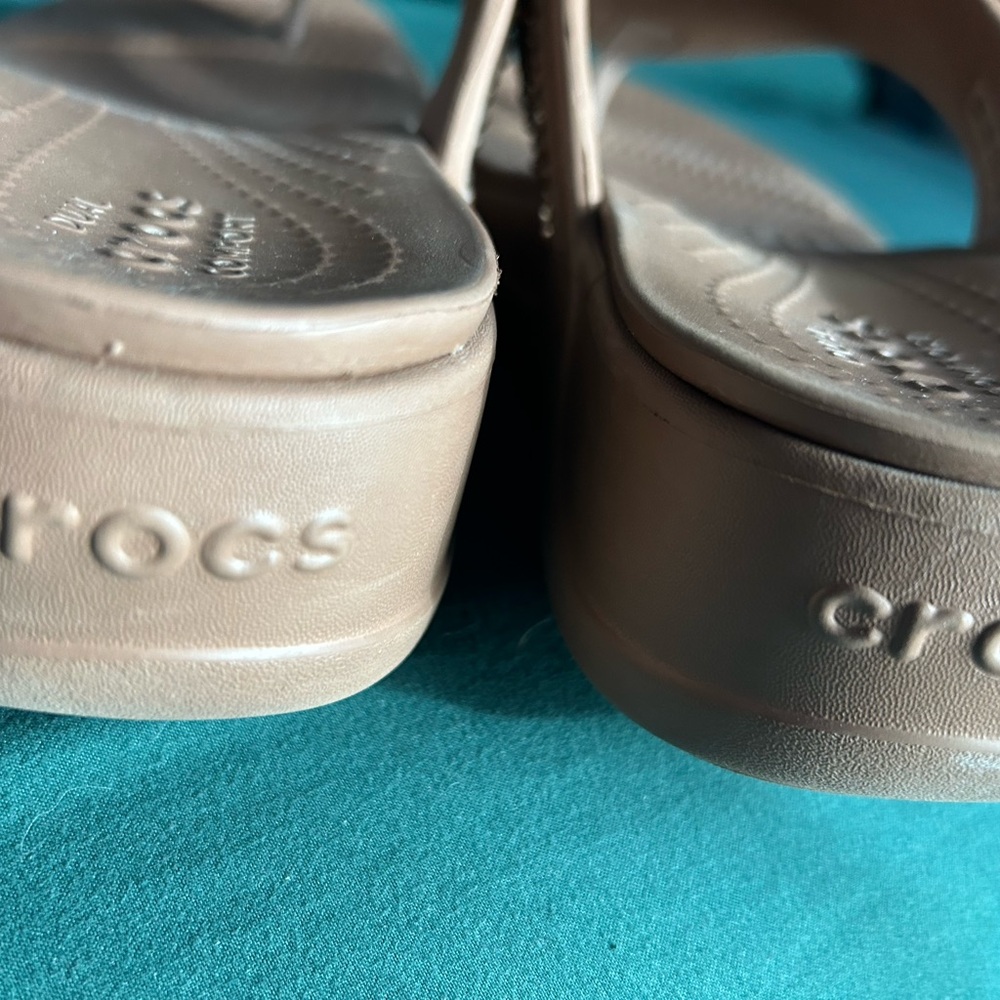 CROCS Brown Embellished Women's Sandals - Picture 6 of 7
